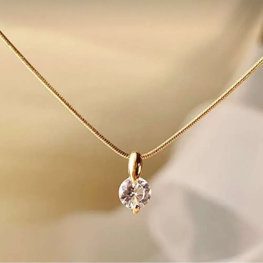 Diamond necklace Q652